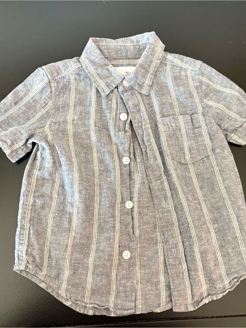 GAP Short-Sleeve Button-Down Shirt in Gray with White Stripes
